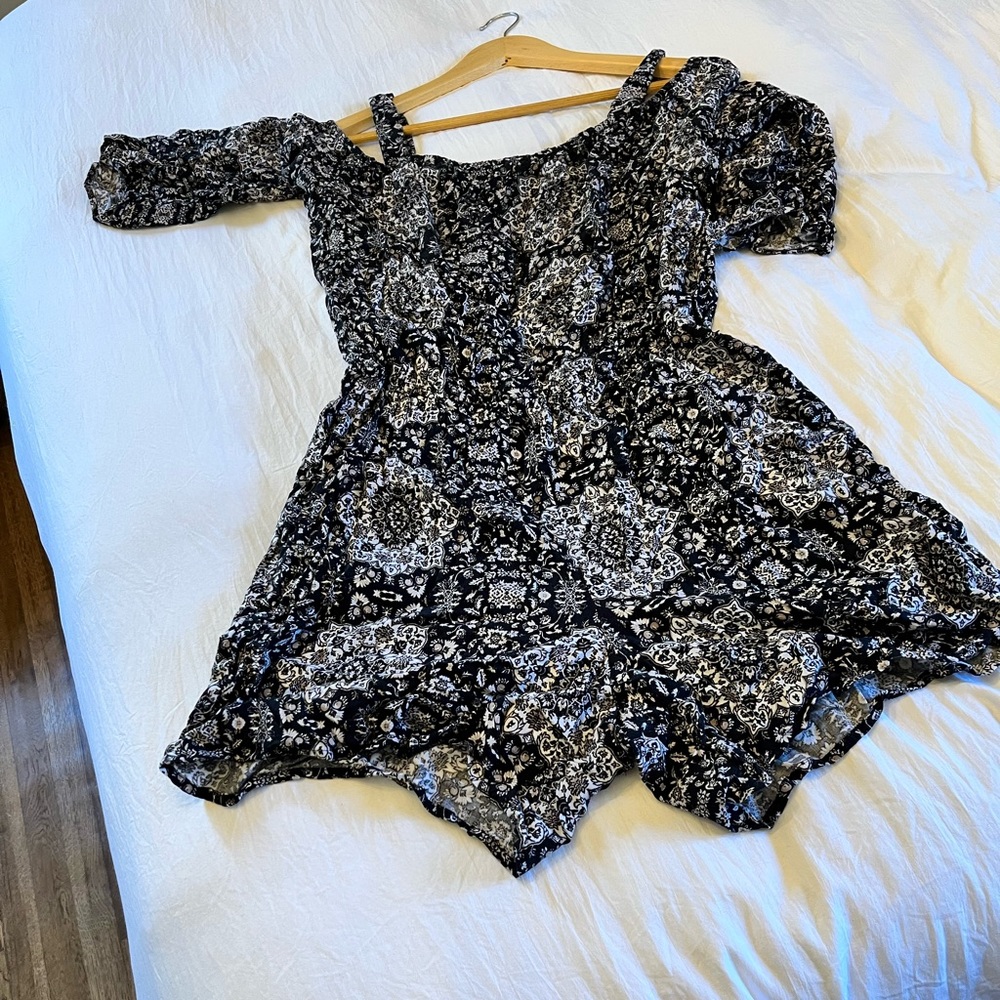 Apt 9 romper with pockets, off shoulder